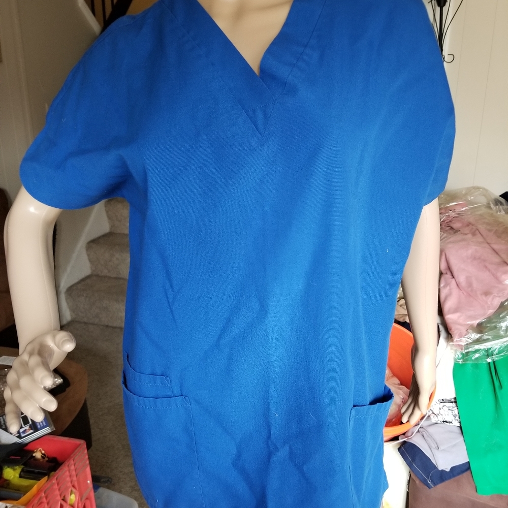 Scrub top